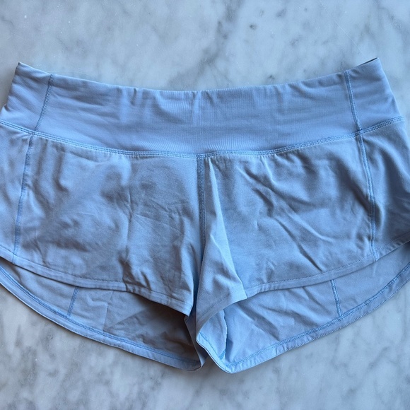 COPY - Lululemon Short Size 6 - Picture 1 of 3
